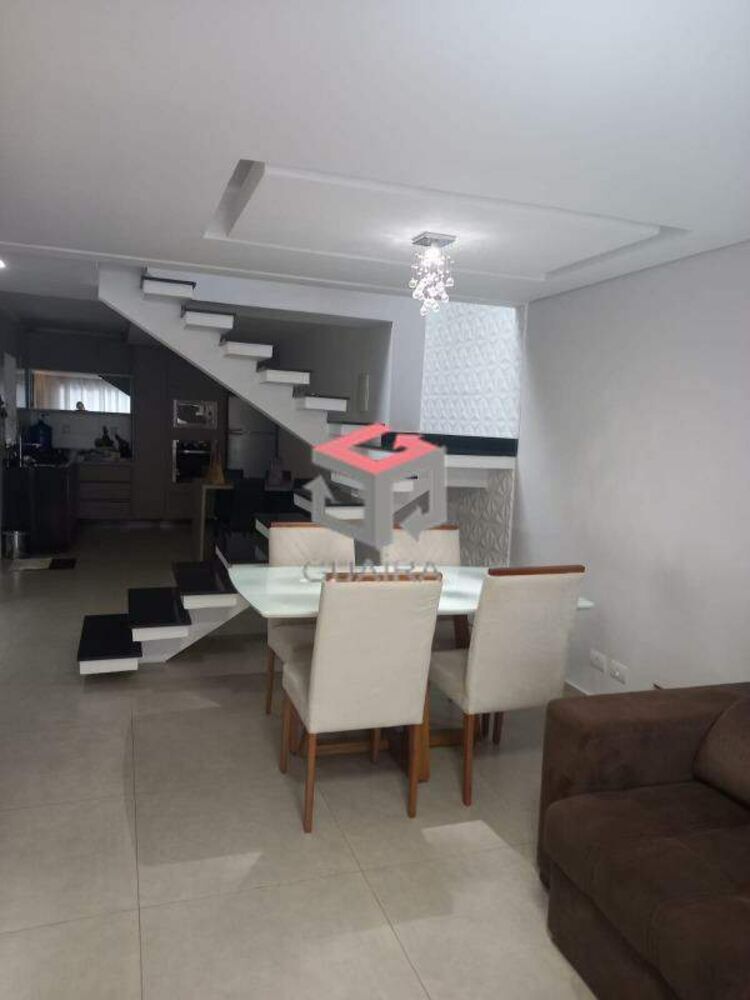 Sobrado à venda com 2 quartos, 200m² - Foto 4
