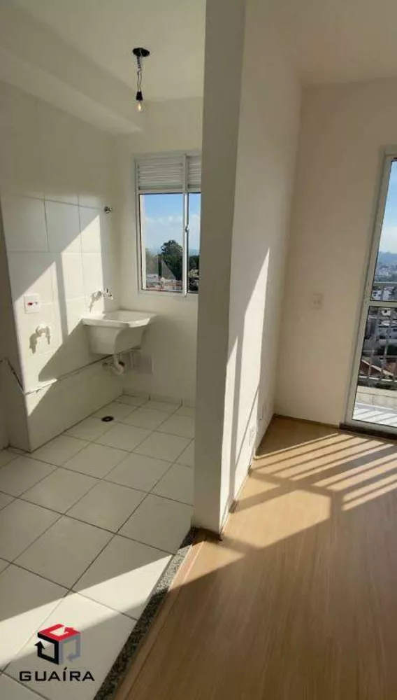 Apartamento à venda com 2 quartos, 42m² - Foto 2