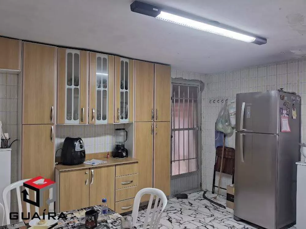 Casa à venda com 5 quartos, 200m² - Foto 2