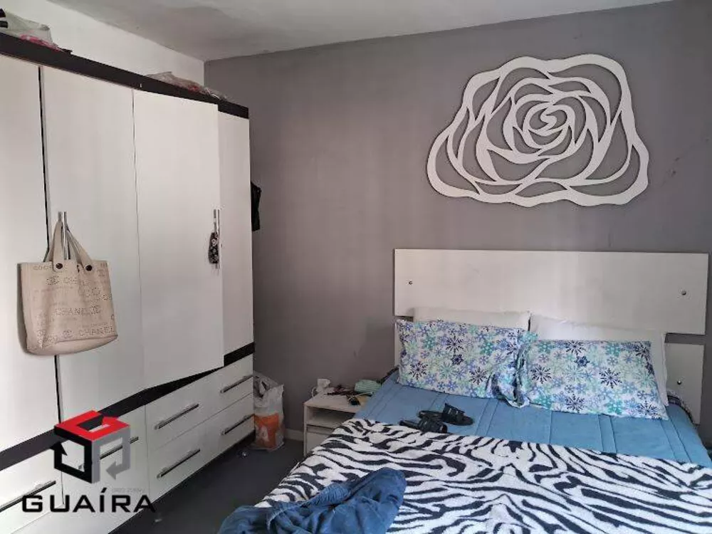 Casa à venda com 5 quartos, 200m² - Foto 4