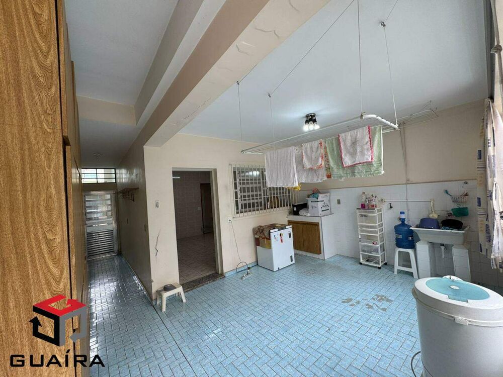 Sobrado à venda com 3 quartos, 200m² - Foto 1