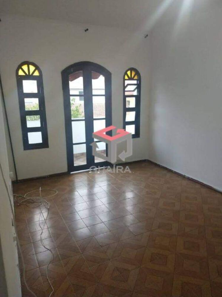 Casa à venda com 6 quartos, 250m² - Foto 1