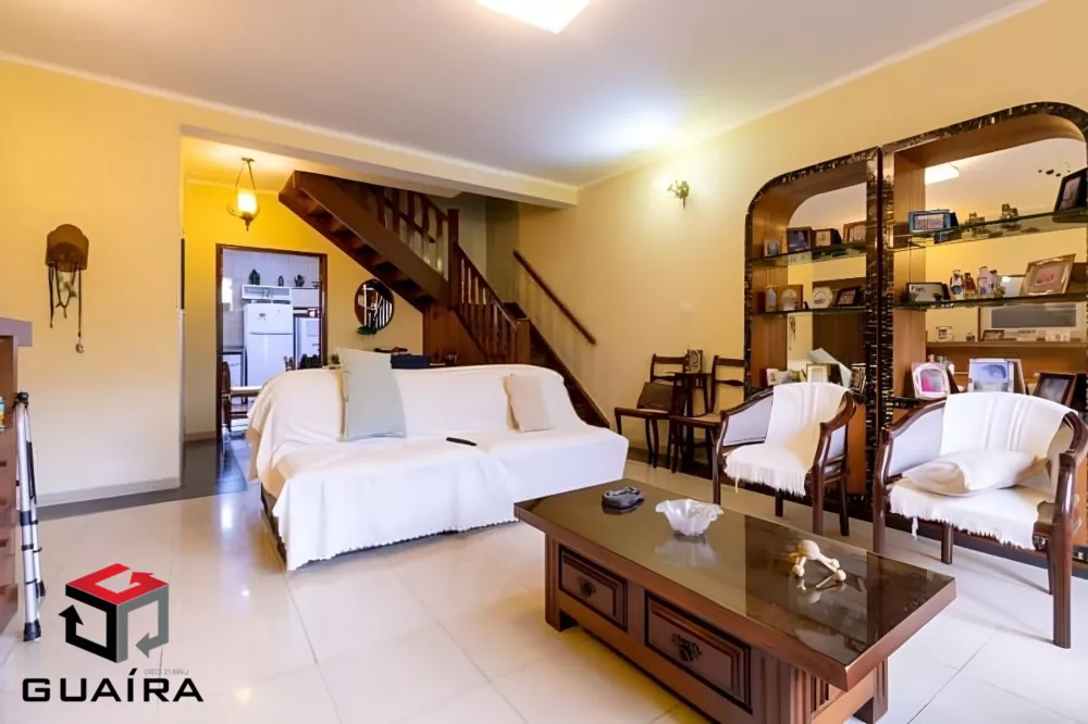 Casa à venda com 3 quartos, 259m² - Foto 1