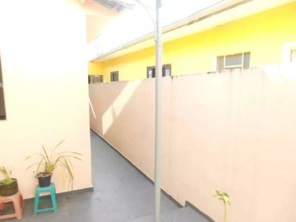 Casa à venda com 4 quartos, 200m² - Foto 3