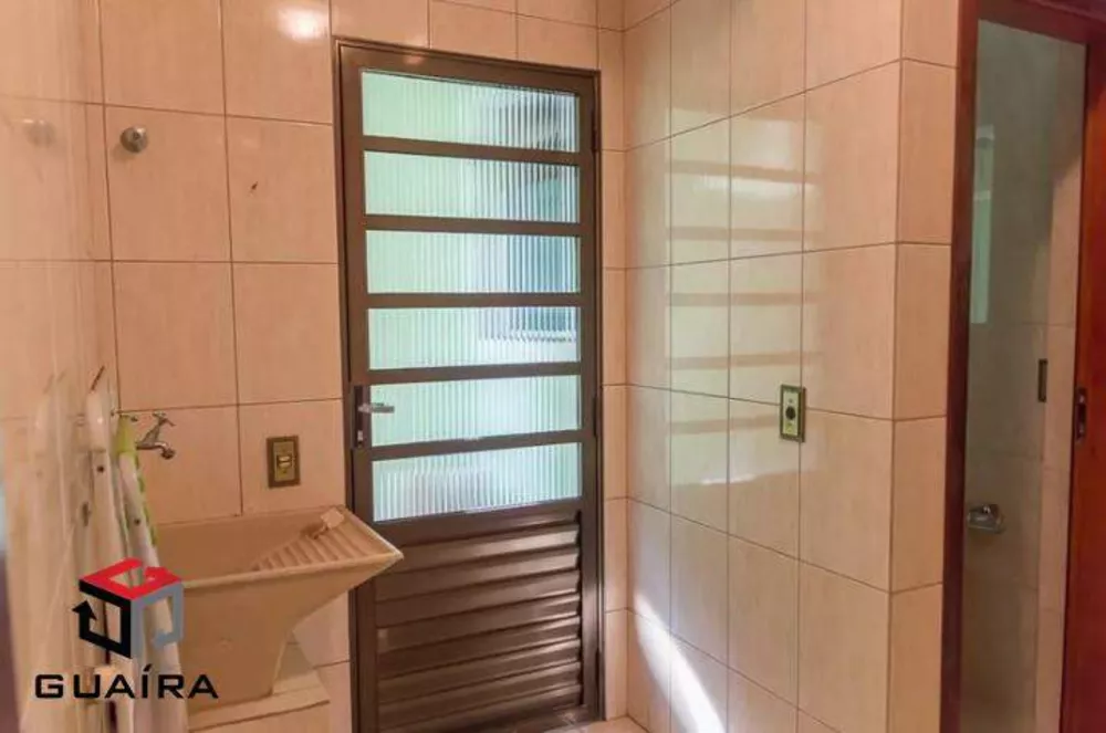 Sobrado à venda com 3 quartos, 200m² - Foto 3