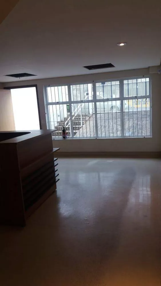 Sobrado para alugar com 3 quartos, 200m² - Foto 2