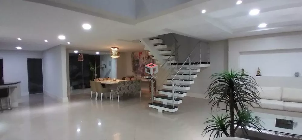 Sobrado à venda com 4 quartos, 500m² - Foto 1