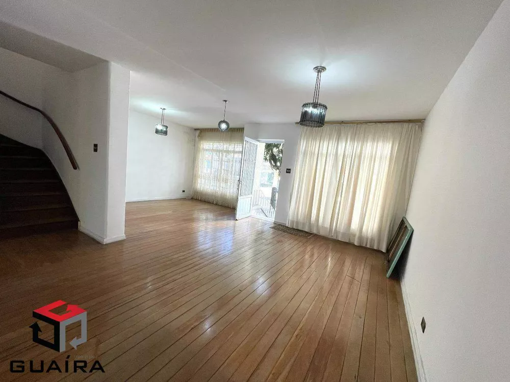 Sobrado à venda com 3 quartos, 180m² - Foto 1