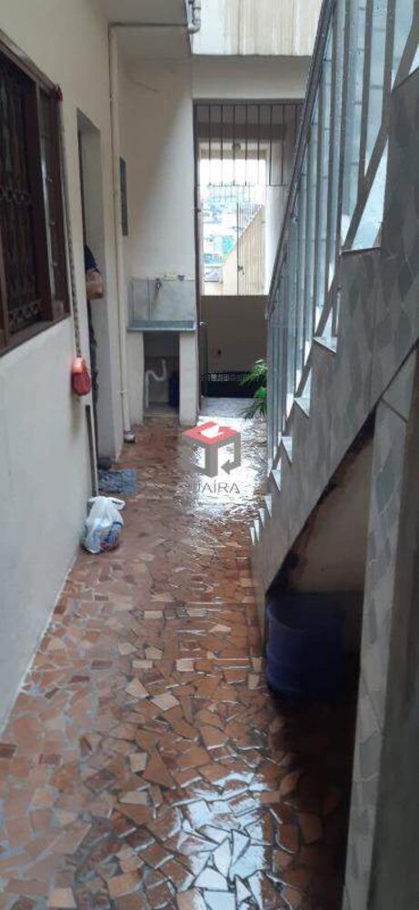 Sobrado à venda com 6 quartos, 200m² - Foto 11