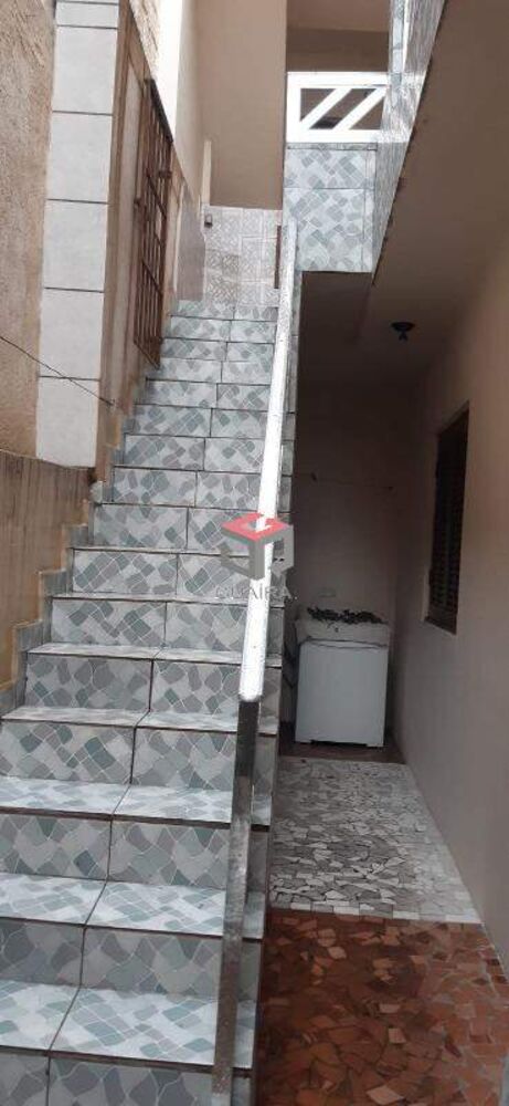 Sobrado à venda com 6 quartos, 200m² - Foto 5