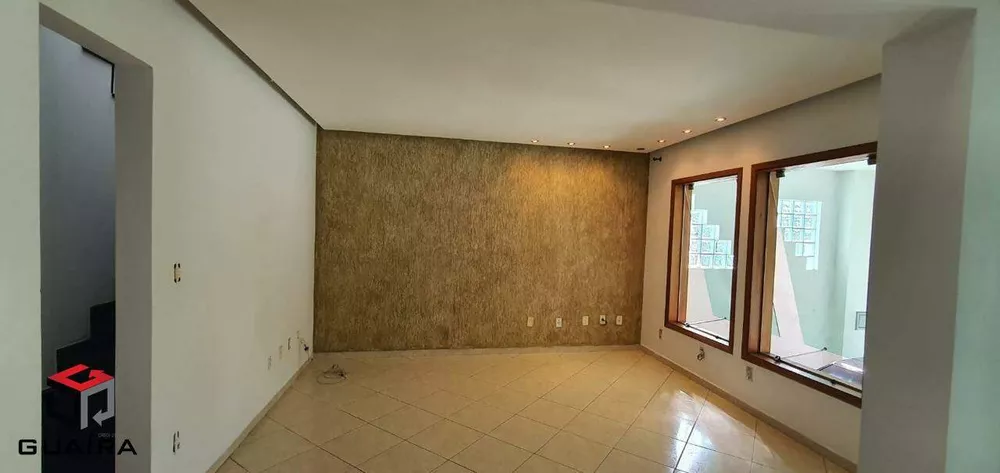 Sobrado à venda com 4 quartos, 201m² - Foto 1