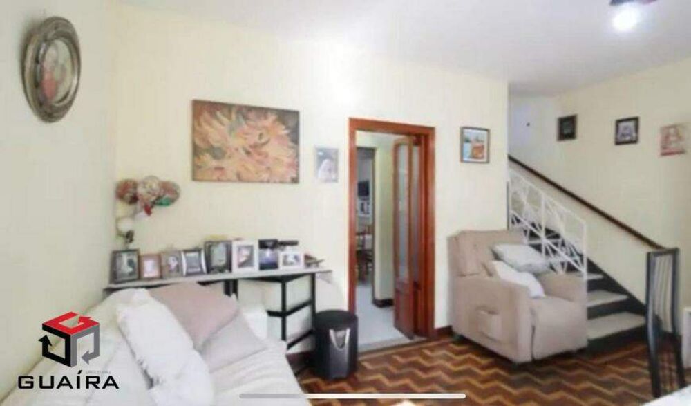 Sobrado à venda com 3 quartos, 200m² - Foto 2