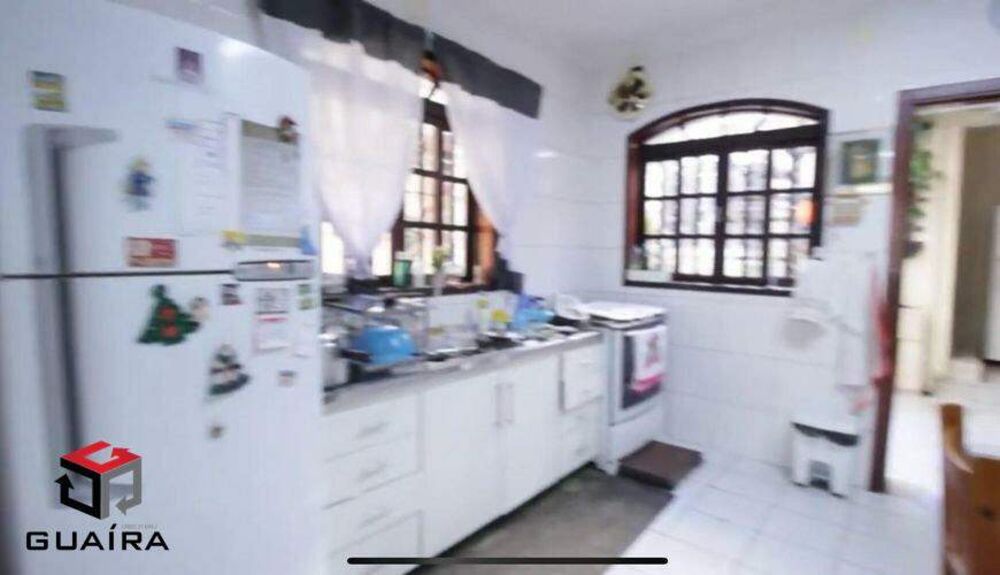 Sobrado à venda com 3 quartos, 200m² - Foto 4