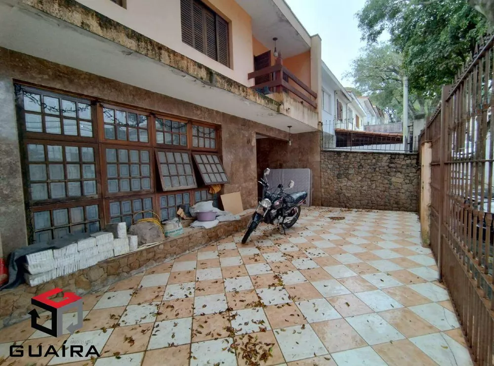 Sobrado à venda com 4 quartos, 630m² - Foto 1