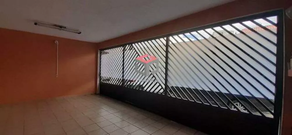 Sobrado à venda com 4 quartos, 250m² - Foto 2