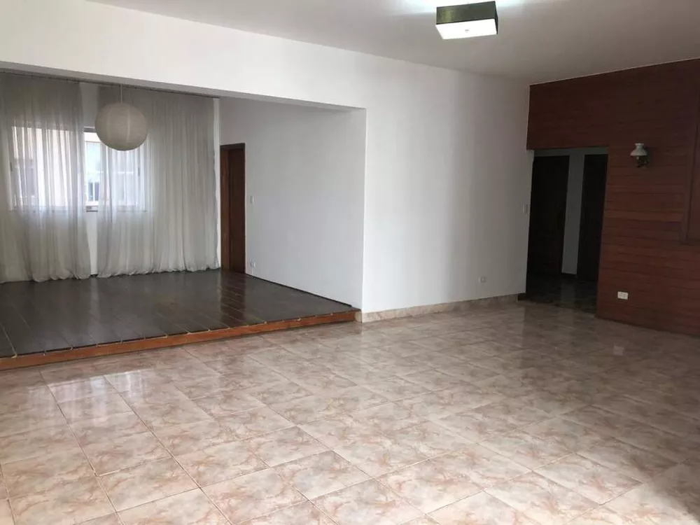 Apartamento à venda com 3 quartos, 200m² - Foto 4