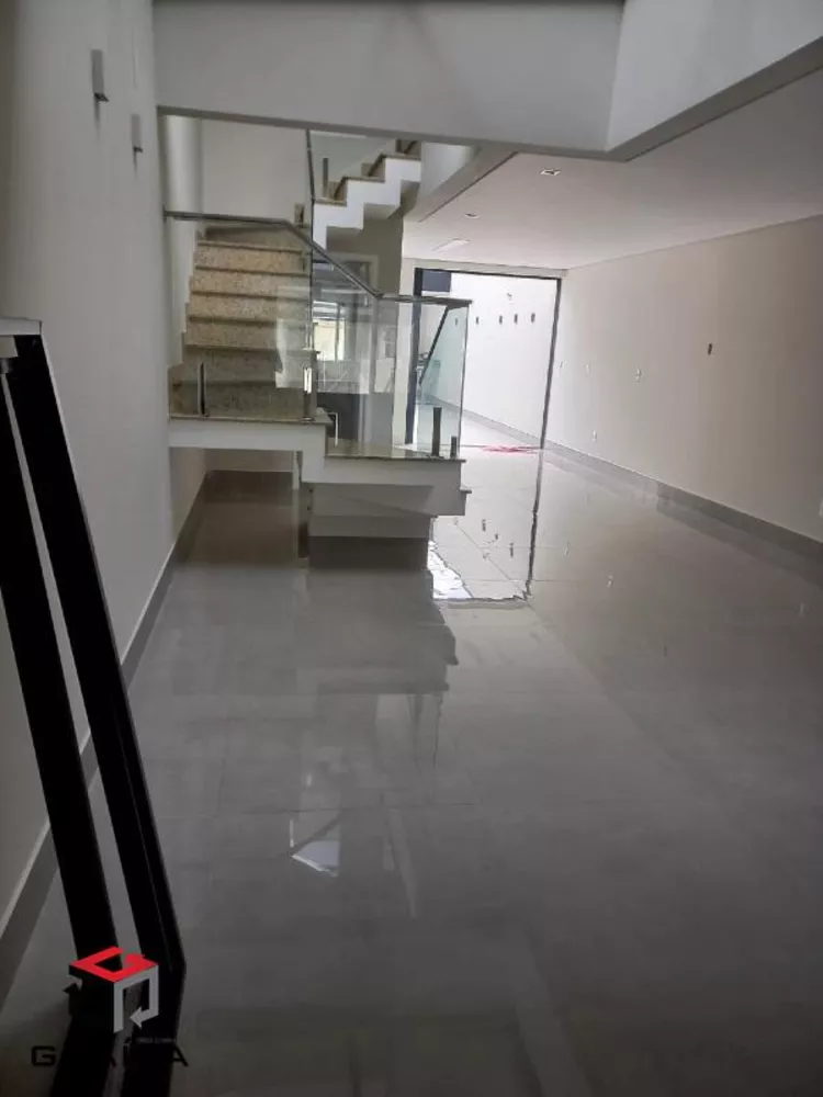 Sobrado à venda com 4 quartos, 200m² - Foto 3