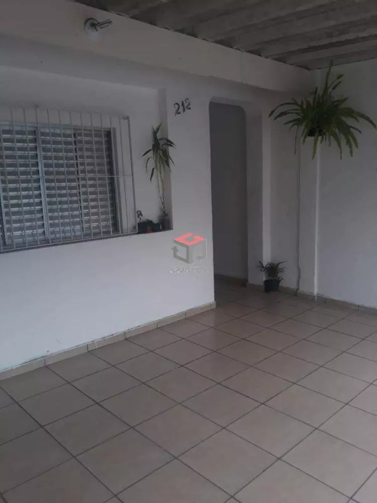 Terreno à venda com 1 quarto, 90m² - Foto 1