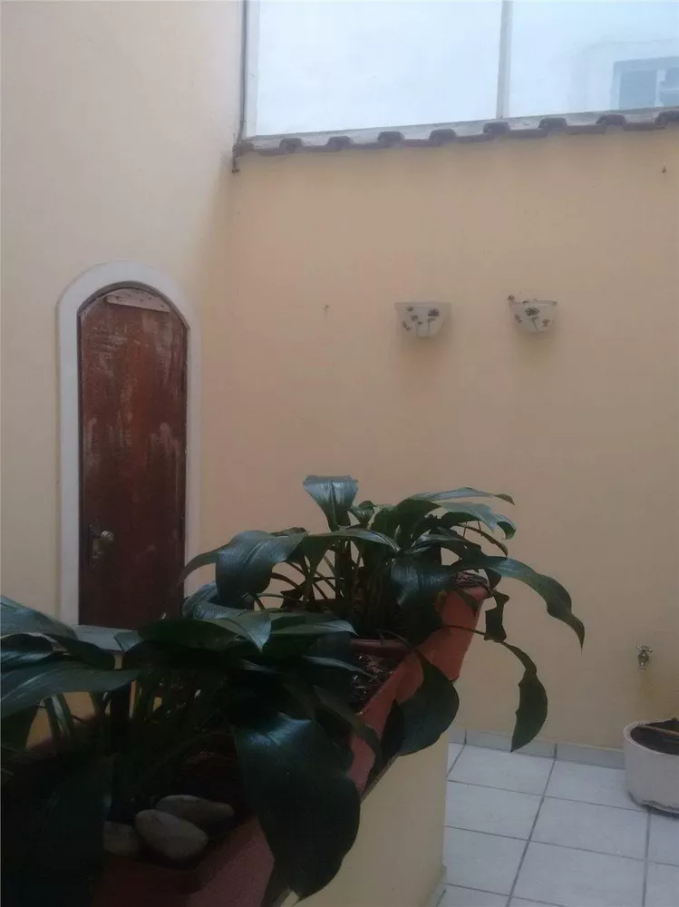 Sobrado à venda com 3 quartos, 190m² - Foto 2