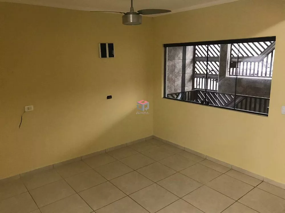 Casa à venda com 3 quartos, 200m² - Foto 3