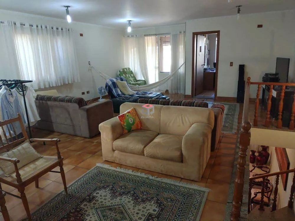 Casa à venda com 4 quartos, 400m² - Foto 1