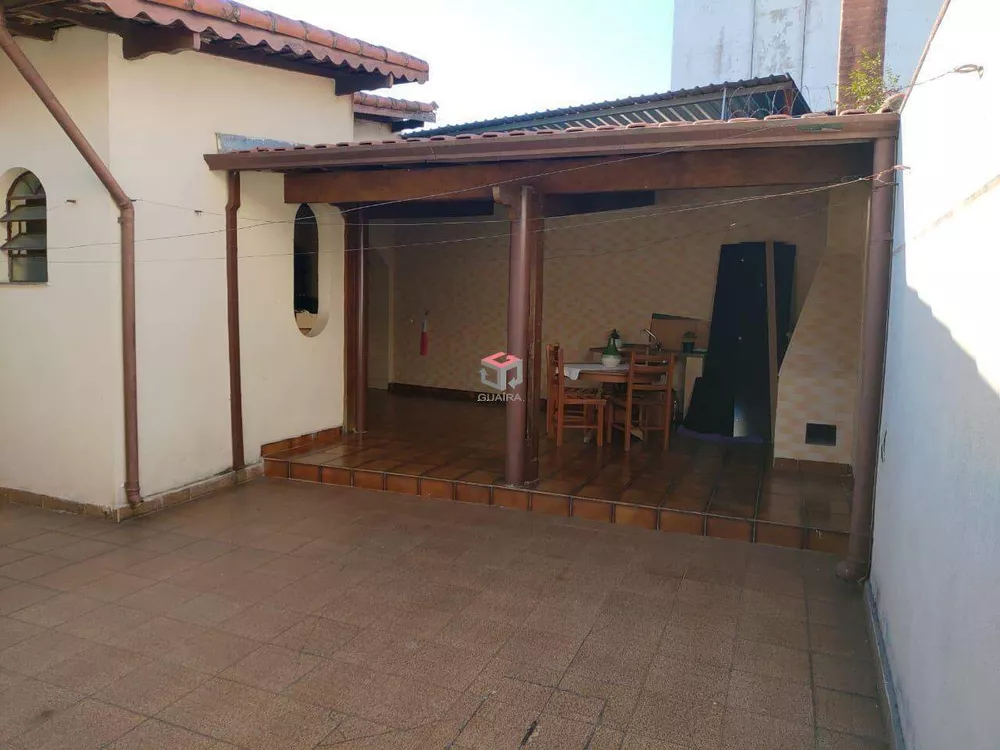 Casa à venda com 4 quartos, 400m² - Foto 4