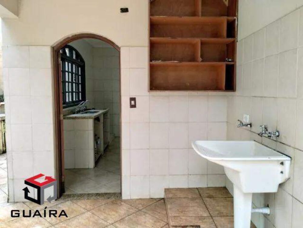 Sobrado à venda com 5 quartos, 254m² - Foto 1