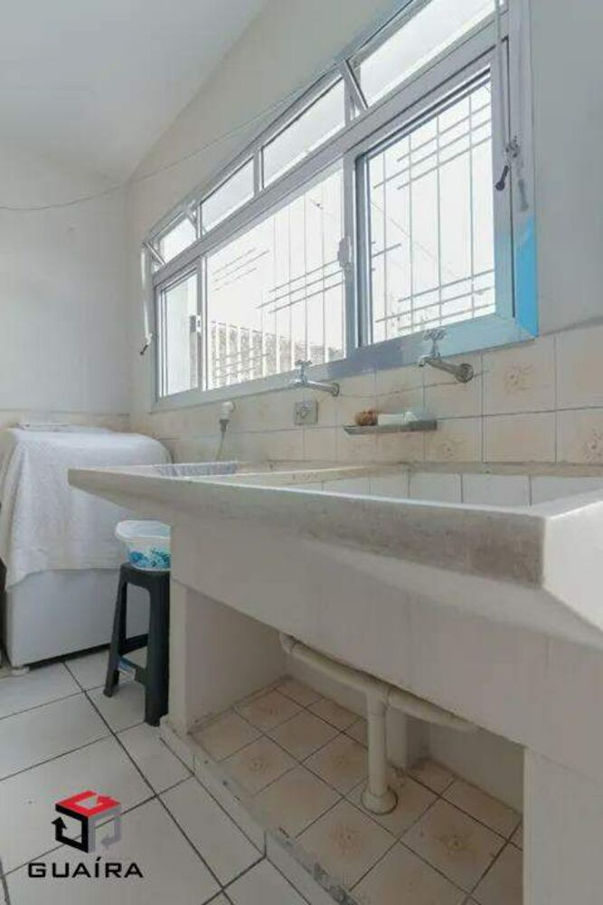 Casa para alugar com 2 quartos, 235m² - Foto 6