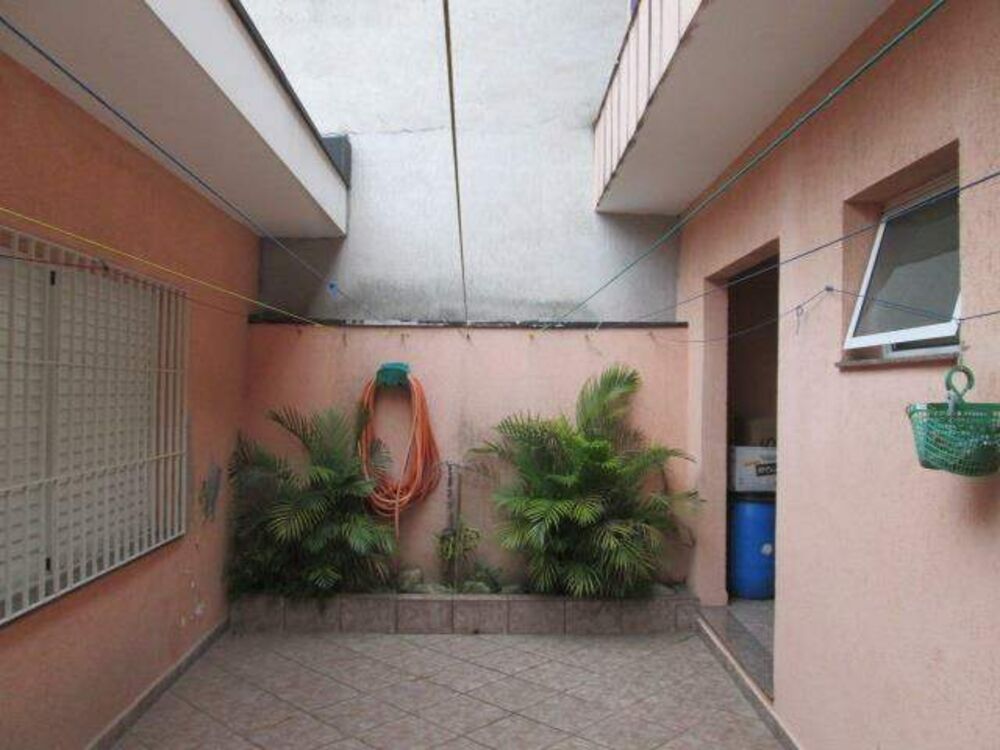 Casa à venda com 3 quartos, 200m² - Foto 1