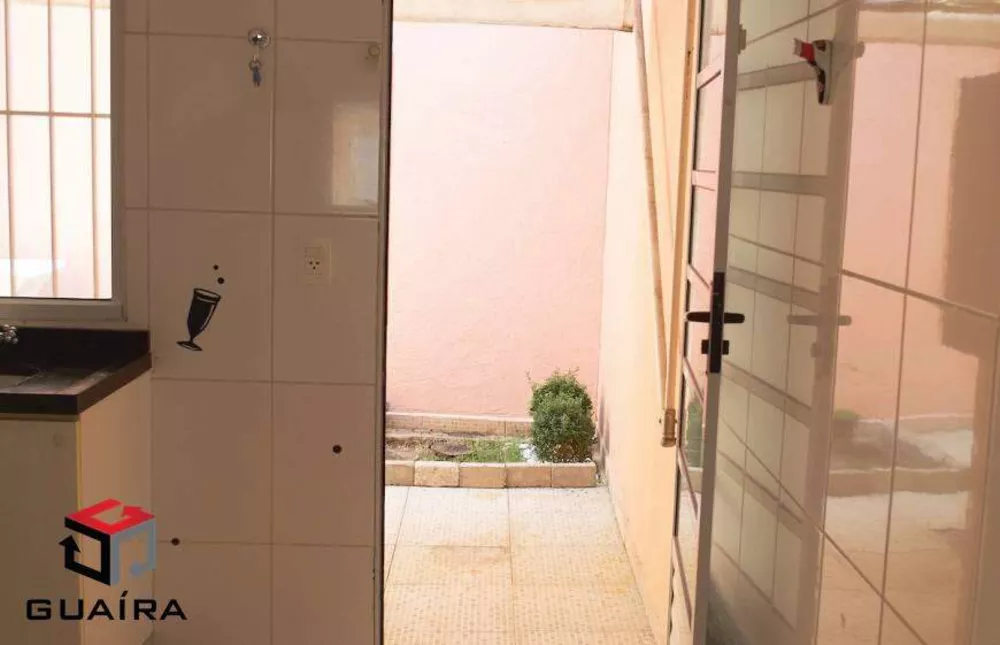 Sobrado à venda com 2 quartos, 80m² - Foto 4