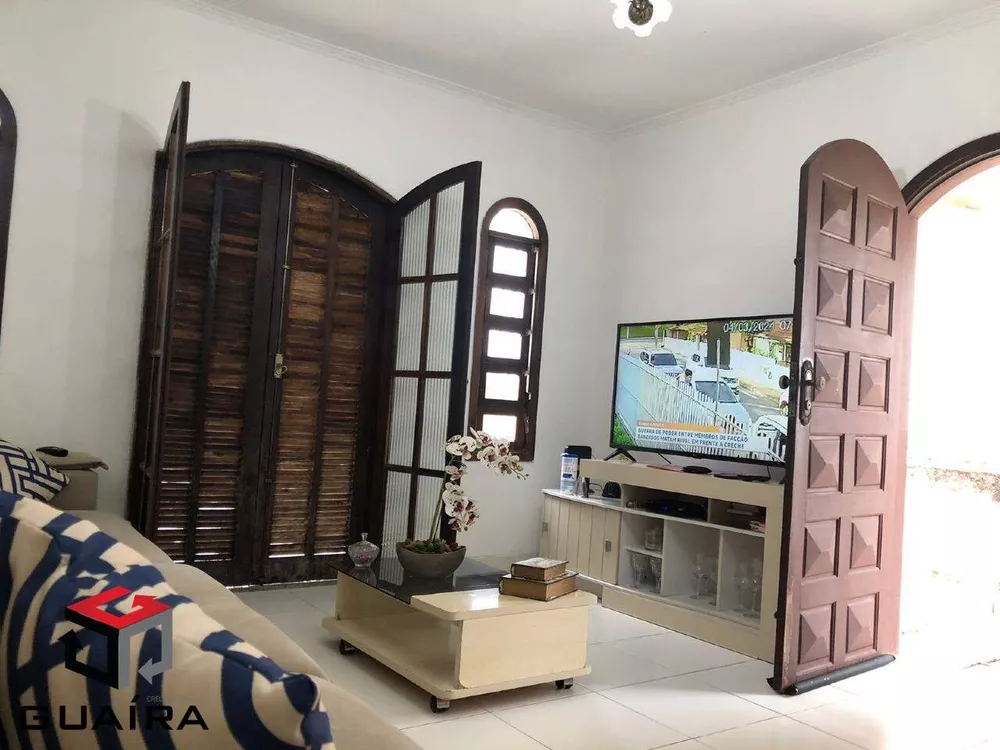 Casa à venda com 3 quartos, 230m² - Foto 1