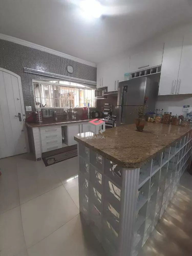 Sobrado à venda com 3 quartos, 272m² - Foto 1