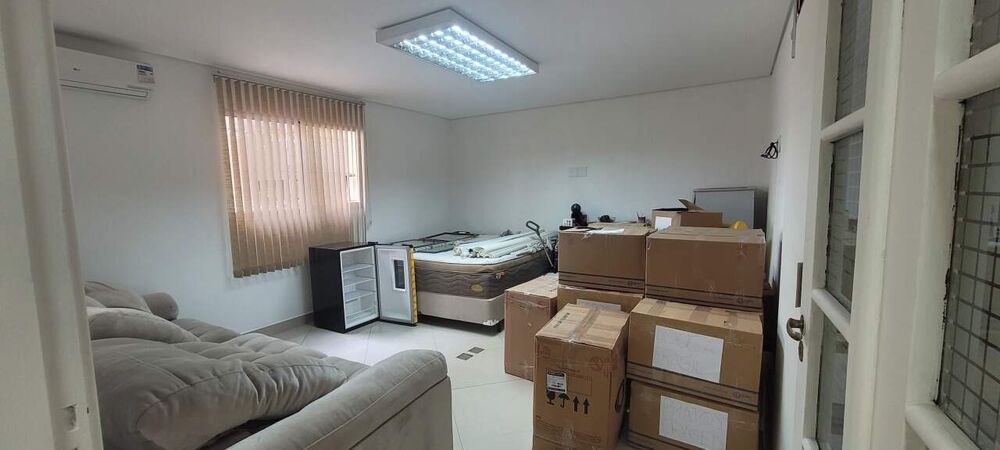 Sobrado à venda com 4 quartos, 264m² - Foto 1