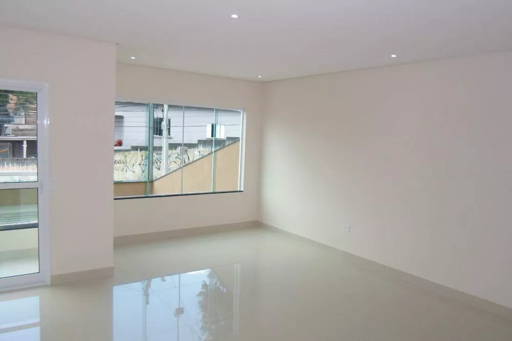 Sobrado à venda com 3 quartos, 224m² - Foto 1