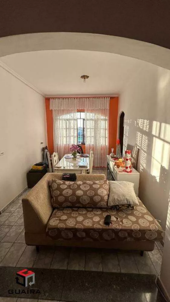 Casa à venda com 4 quartos, 234m² - Foto 1