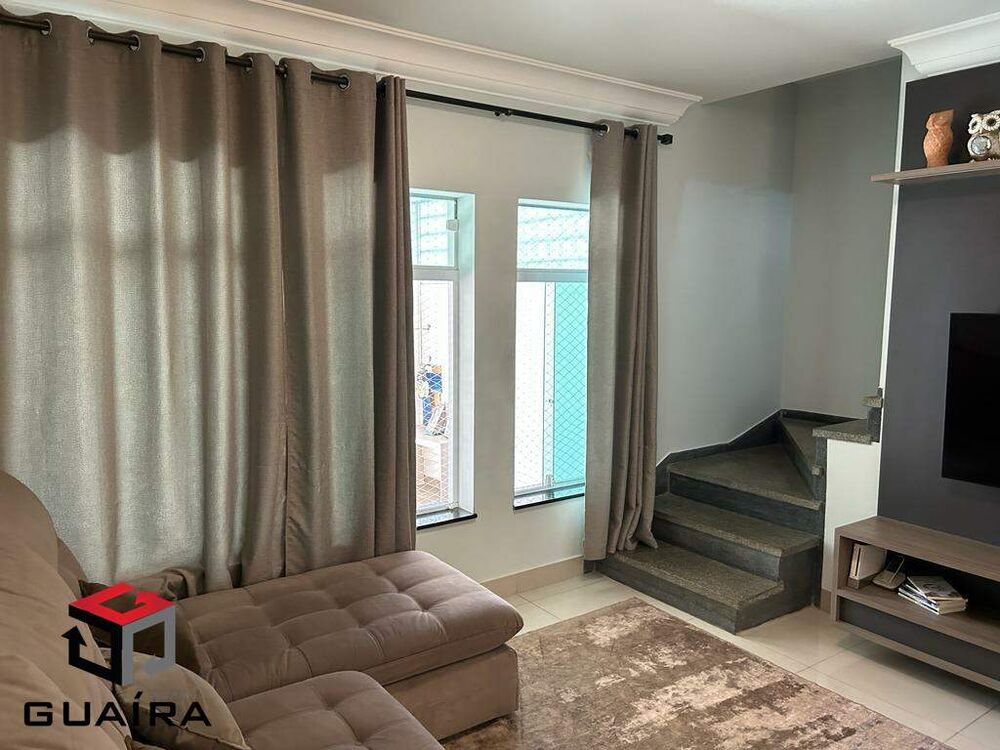 Sobrado à venda com 3 quartos, 216m² - Foto 1