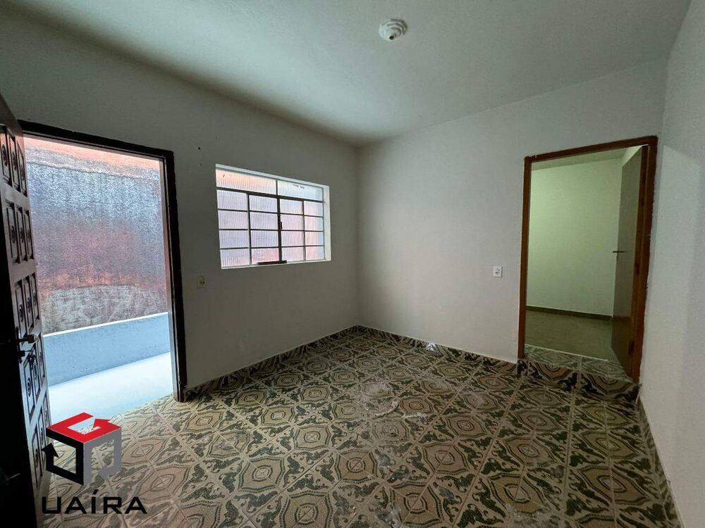 Casa à venda com 3 quartos, 110m² - Foto 1