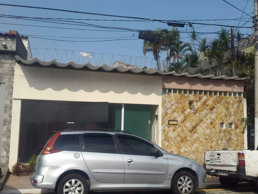 Casa para alugar com 3 quartos, 230m² - Foto 1