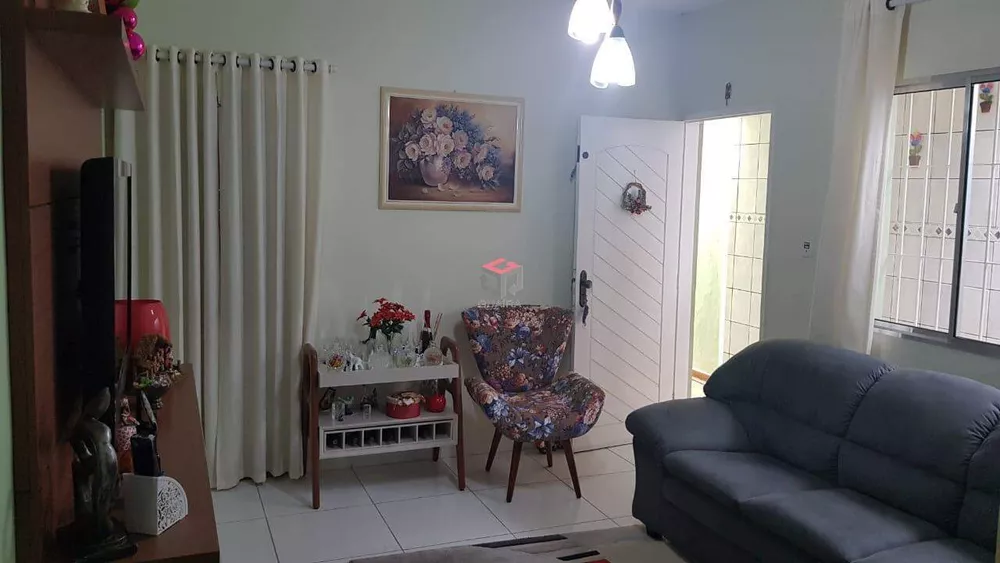 Casa à venda com 2 quartos, 115m² - Foto 1