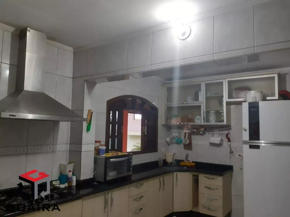 Casa à venda com 3 quartos, 250m² - Foto 2