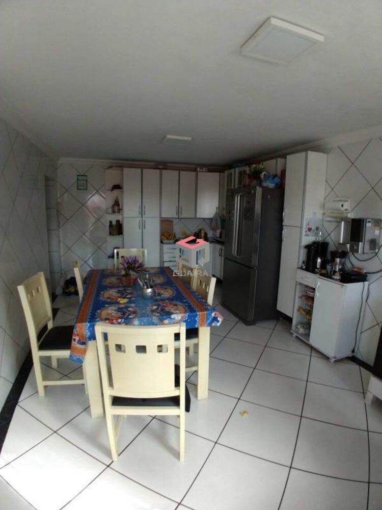 Casa à venda com 2 quartos, 139m² - Foto 4
