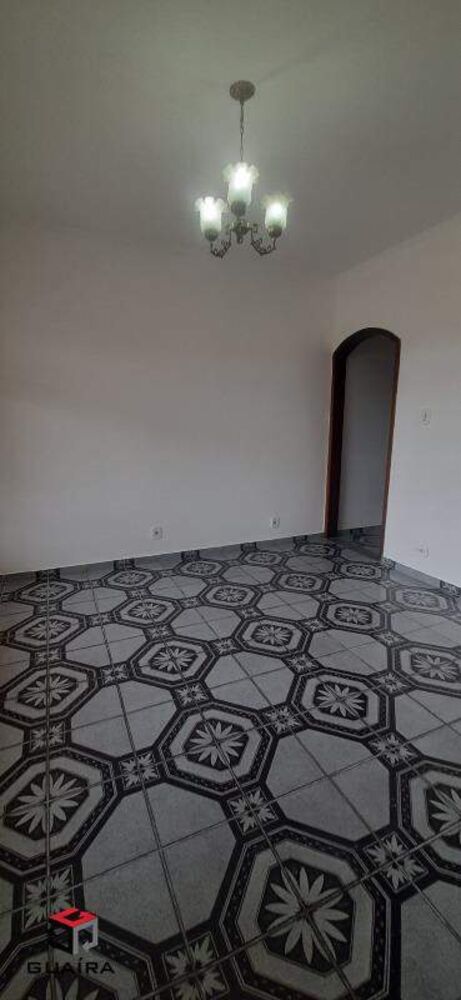 Sobrado à venda com 4 quartos, 210m² - Foto 1