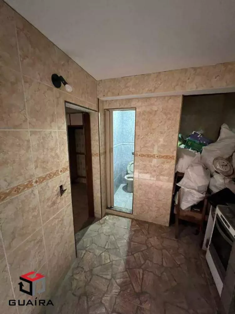 Sobrado à venda com 2 quartos, 200m² - Foto 3