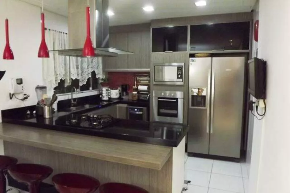 Sobrado à venda com 3 quartos, 194m² - Foto 1