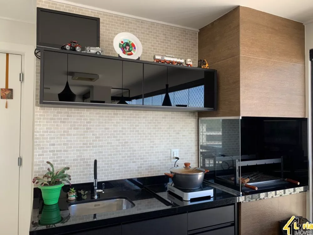 Apartamento à venda com 3 quartos, 192m² - Foto 2