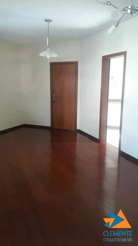 Apartamento à venda com 3 quartos, 105m² - Foto 3