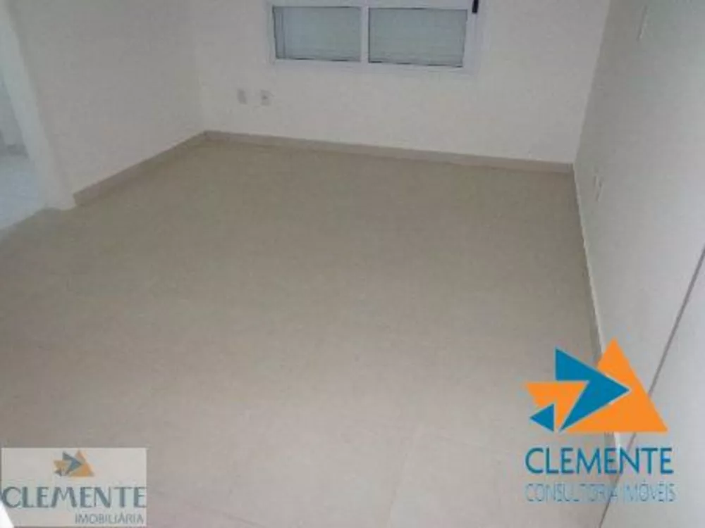 Apartamento à venda com 4 quartos, 220m² - Foto 2