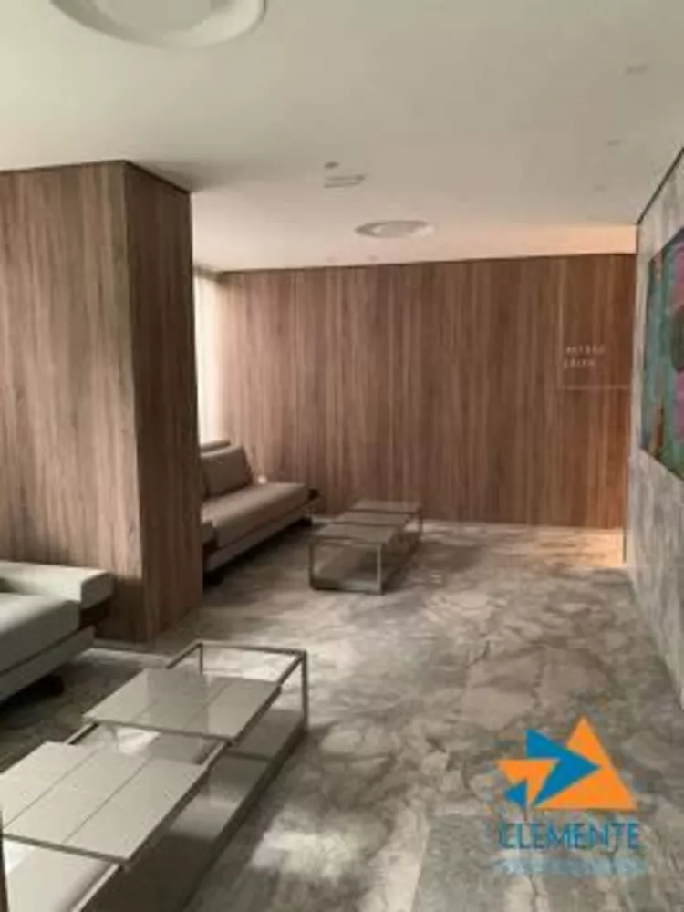 Apartamento à venda com 4 quartos, 217m² - Foto 2