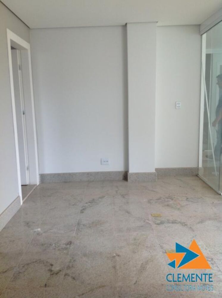 Casa de Condomínio à venda com 5 quartos, 550m² - Foto 1