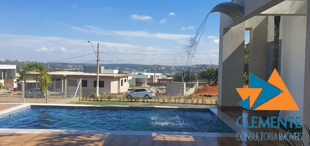 Casa de Condomínio à venda com 4 quartos, 250m² - Foto 1